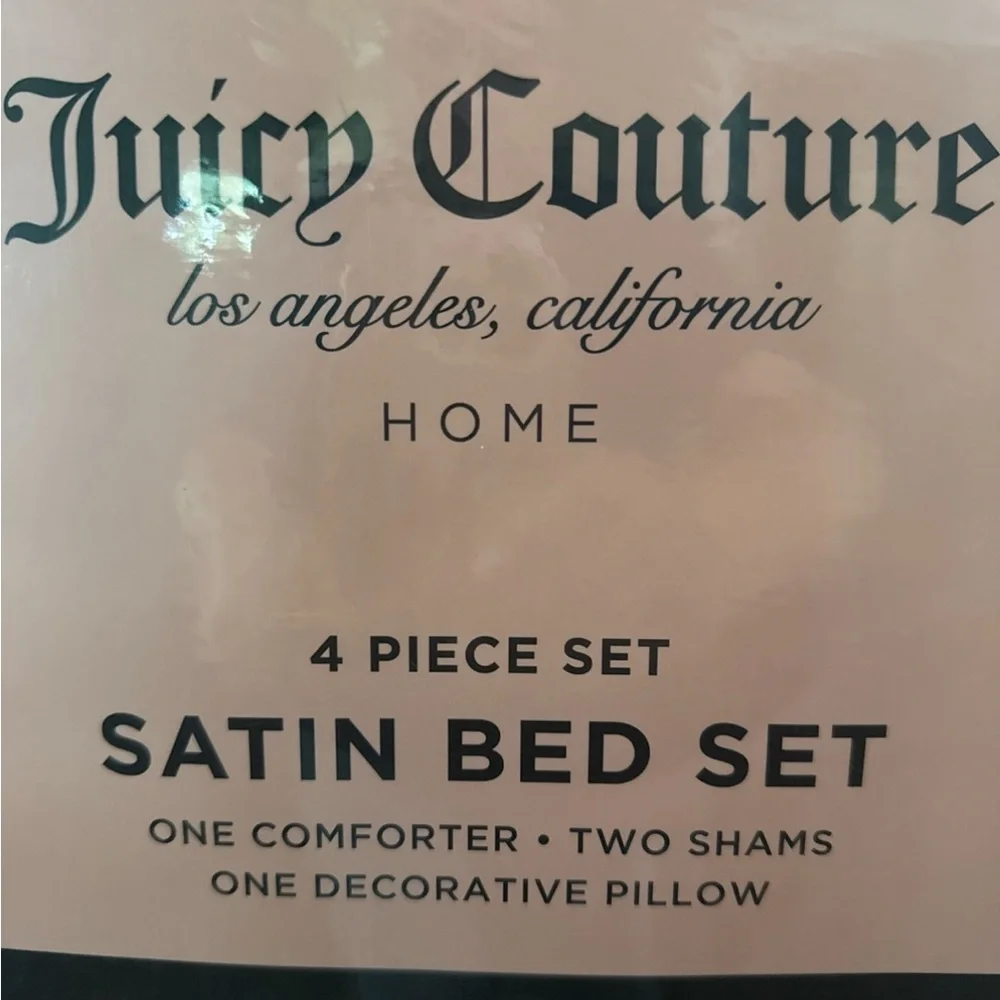 JUICY COUTURE 4 PIECE BED QUEEN SATIN COMFORTER SET